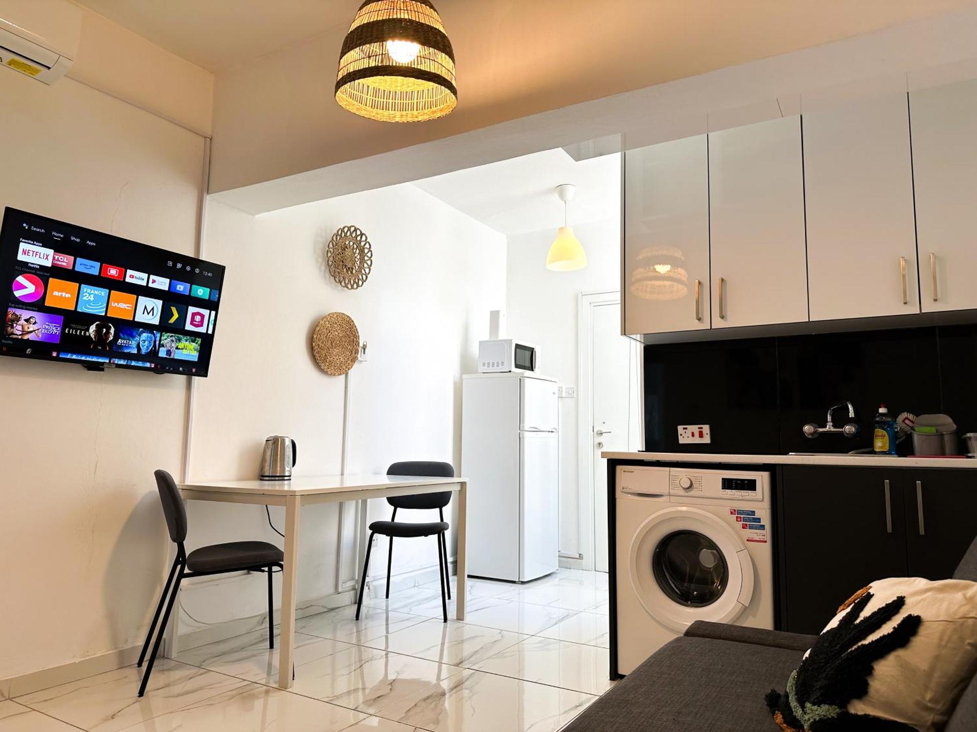 Real Center Apartment Larnaca Exterior photo